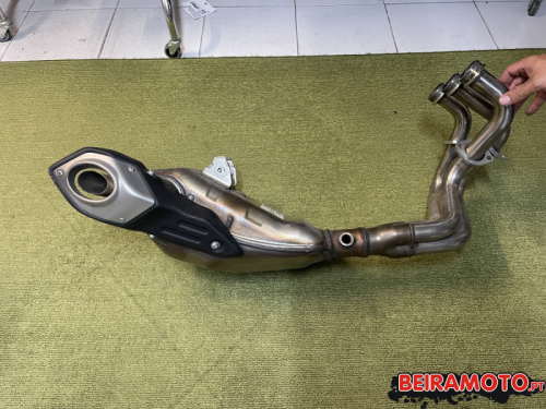 ESCAPE COMPLETO YAMAHA MT-09 (2018)